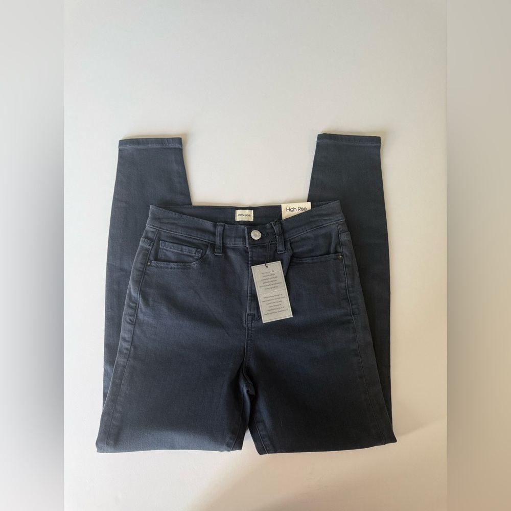 Sneak Peek High Rise Jeans - Blue 💙🦋 65% COTTON ✅